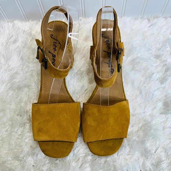 Free People Brook Suede Platform Heels Cork Sole Mustard Gold Camel Sz 40 - Picture 5 of 12